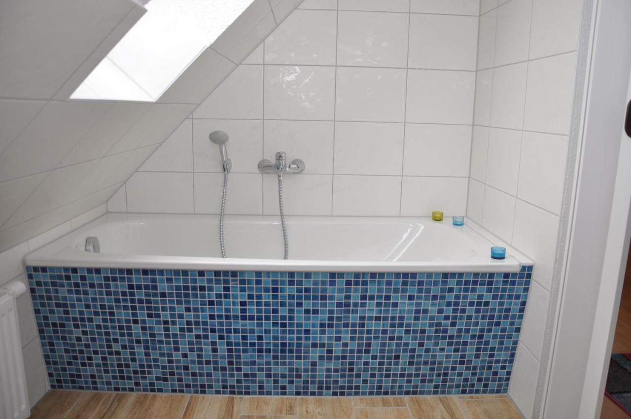 Ferienhaus Mueritzzauber / 1 Zimmer Dachgeschoss-Appartement Röbel 외부 사진